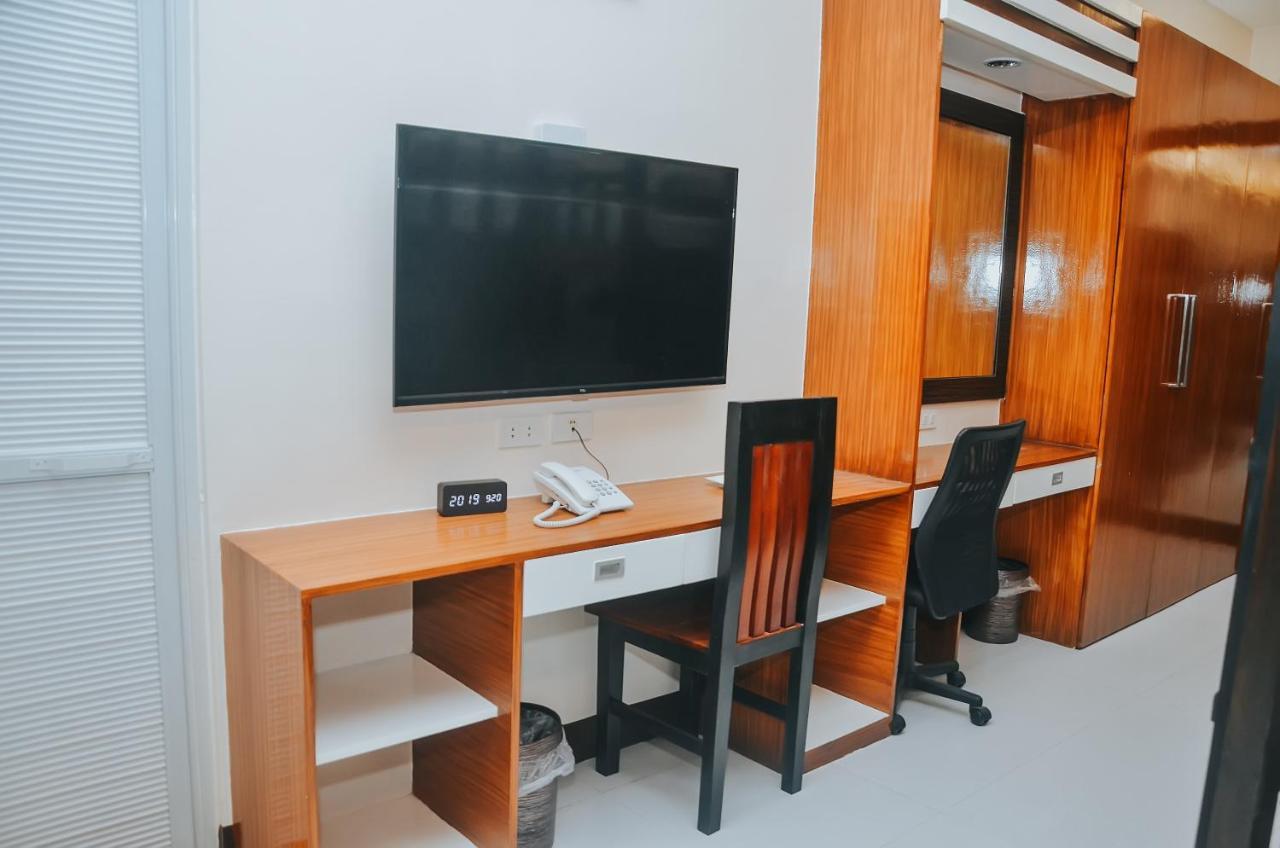 Villa Mj Maristela Beach Resort Lemery Extérieur photo